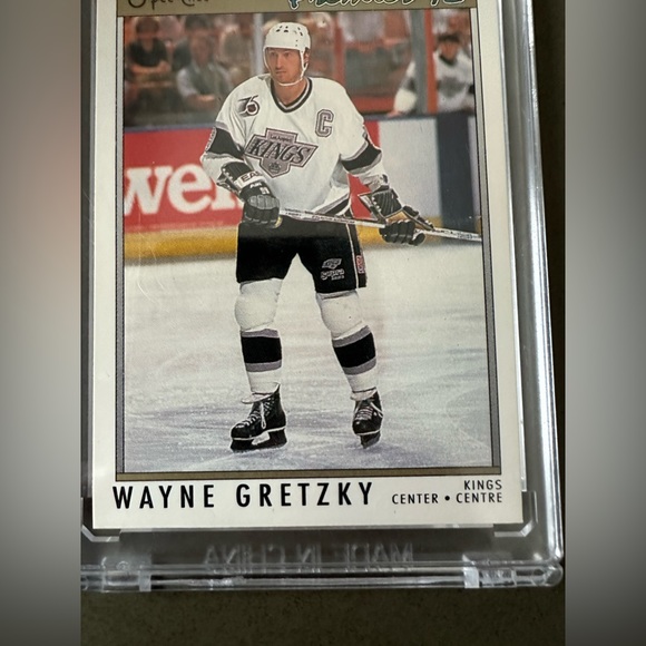 1992 O-Pee-Chee Wayne Gretzky Card #3 - Picture 8 of 8